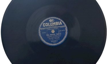 Disco Mitch Miller, The Winter Waltz, Valsa do Inverno, Autumn Leaves, Folhas Mortas, Gravado em 1935. Adquira pelo Whats 11 912915070