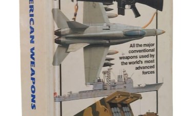 The Illustrated Directory Of Modern American Weapons, Ray Bonds. Adquira pelo Whats 11 912915070