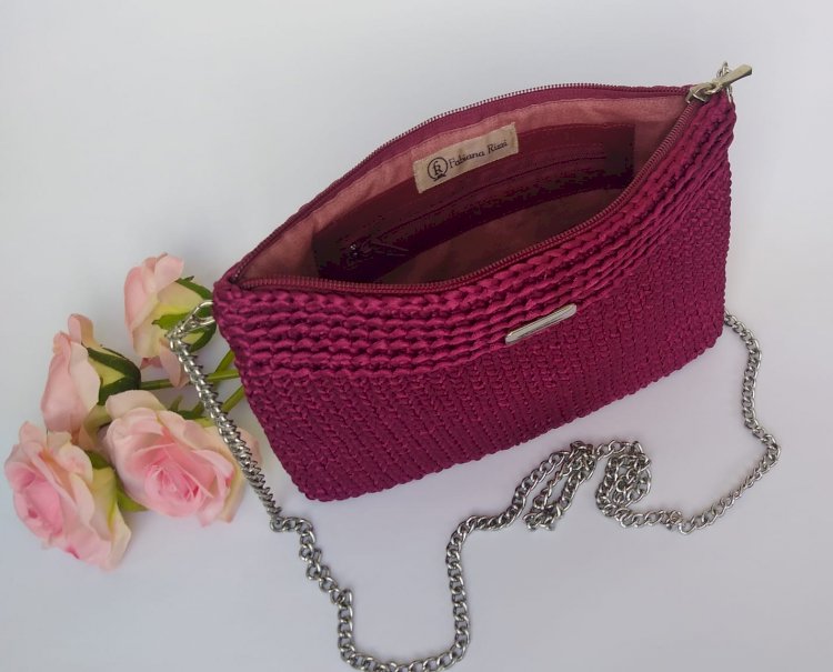 Compre aqui Bolsa Artesanal em Crochê Fio de Cetim