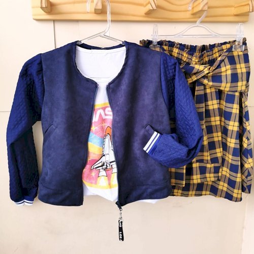 Compre aqui Jaqueta de Camurça Azul