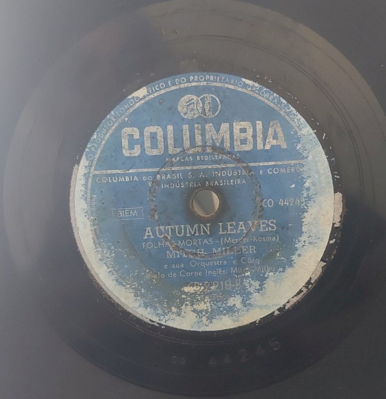 Disco Mitch Miller, The Winter Waltz, Valsa do Inverno, Autumn Leaves, Folhas Mortas, Gravado em 1935. Adquira pelo Whats 11 912915070